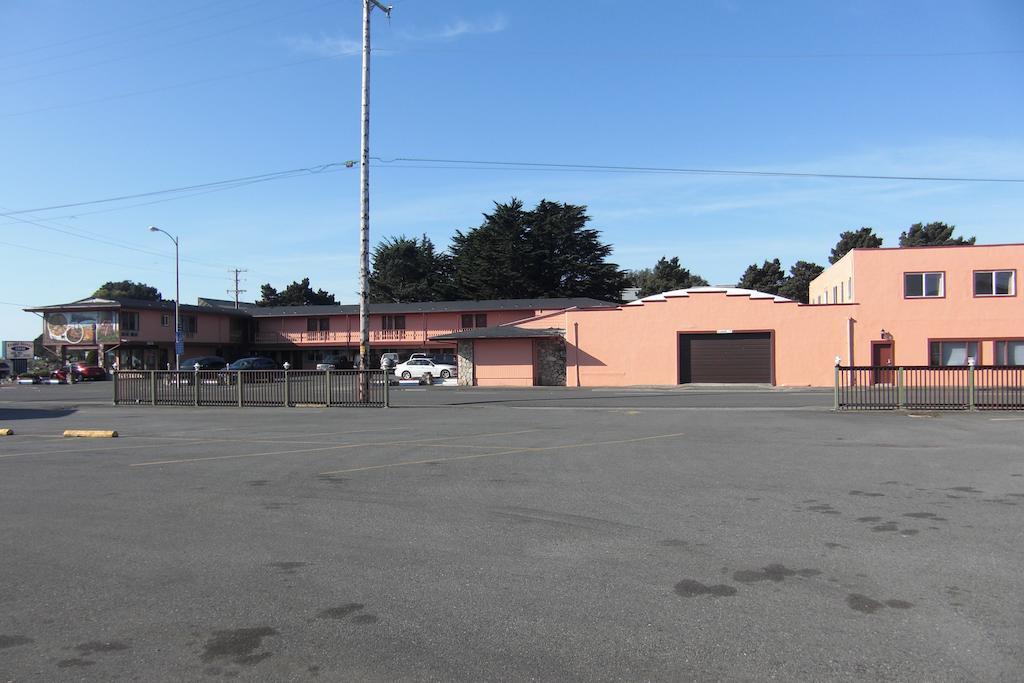 Front Street Inn Crescent City Exterior photo